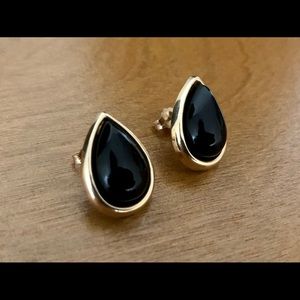 14kt gold and onyx cabochon teardrop earrings